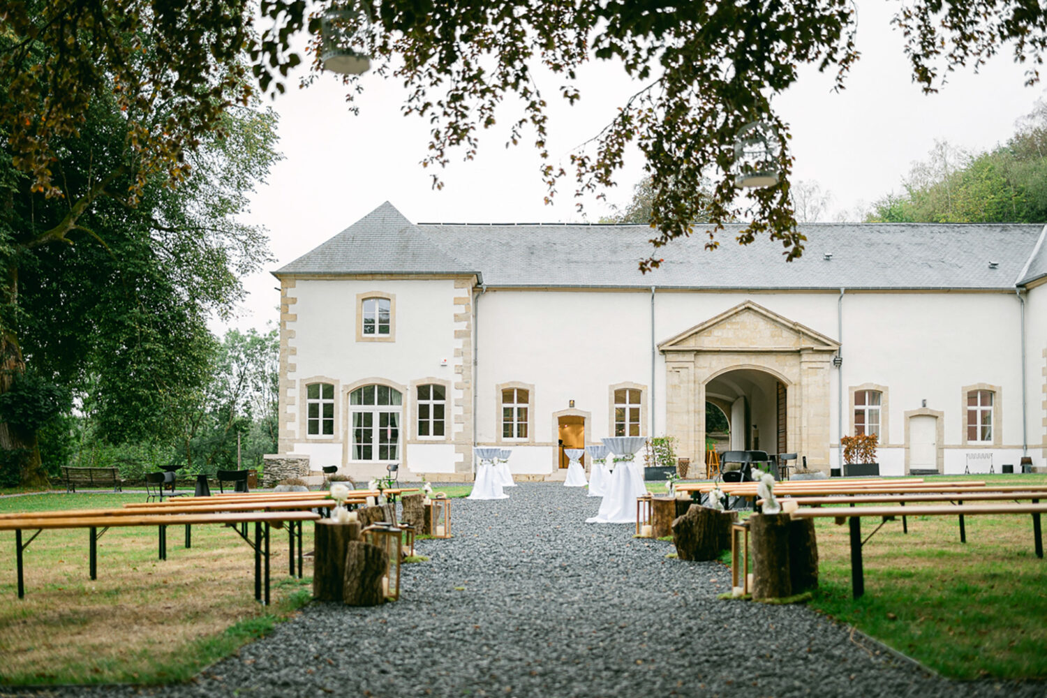allee-ceremonie-laique-chateau-pont-doye-wedding-planner-moselle